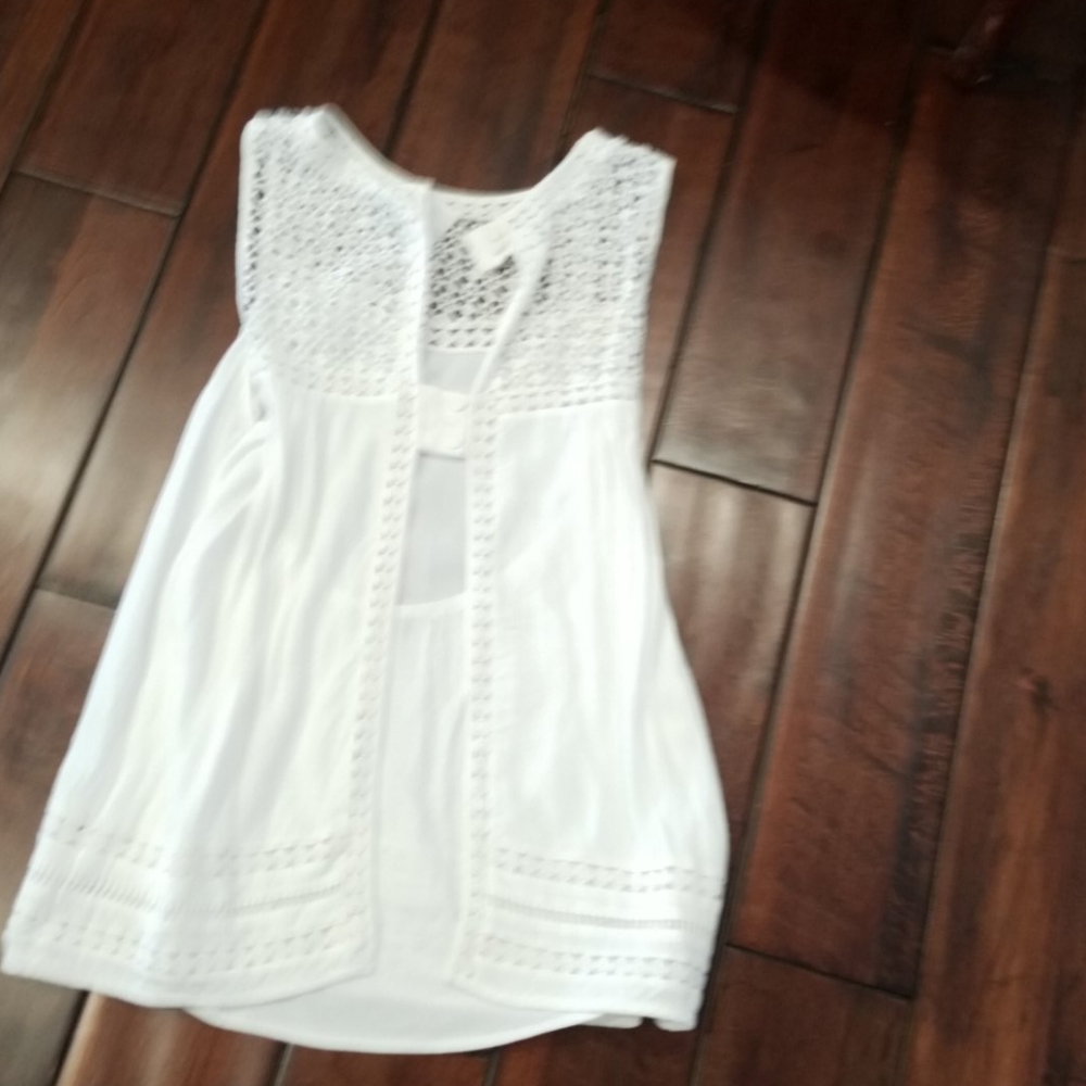 GUC Market & Spruce White Top Size Small - Picture 5 of 7